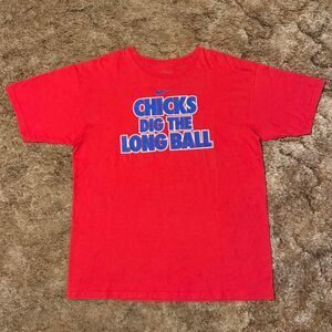 Vintage Y2K "Chicks Dig The Long Ball" Nike Basetball Quote T-Shirt Red Large